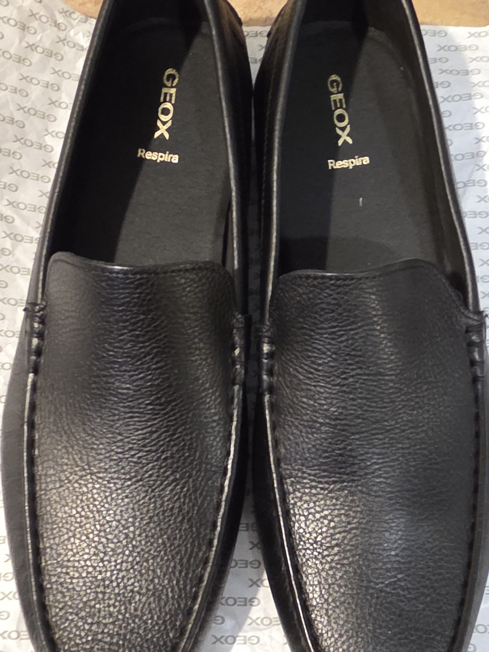 Geox Black Pebble-Grain Leather Slip-On Loafers 13